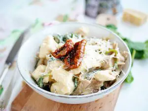 Creamy One Pot Chicken and Spinach Pasta Recipe