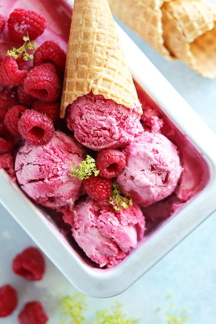 Simple Raspberry Ice Cream Without Ice Cream Machine