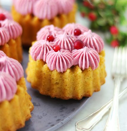 Saffron blondies with Lingonberry Frosting