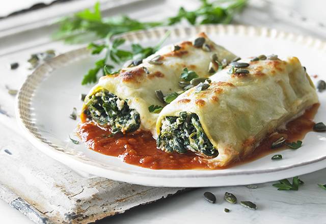 Vegetarian Cannelloni with Mushrooms and Spinach