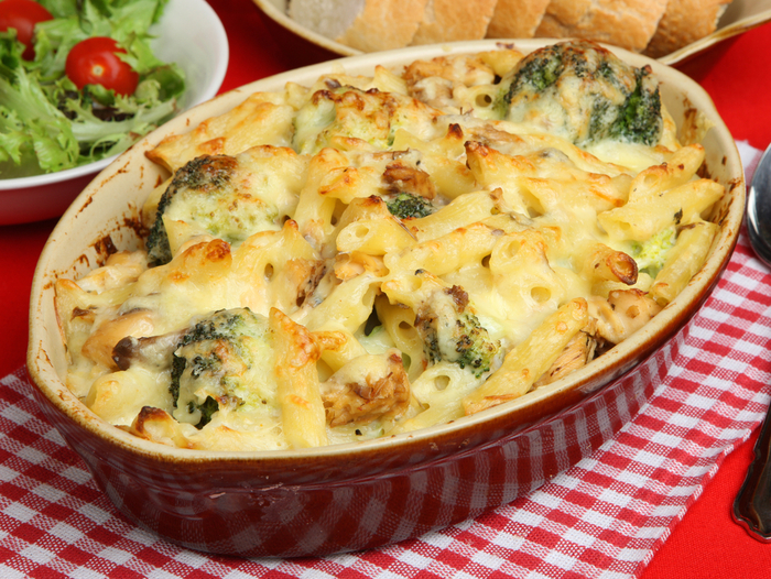Pasta Gratin with Cheese Sauce, Broccoli and Sun-Dried Tomatoes