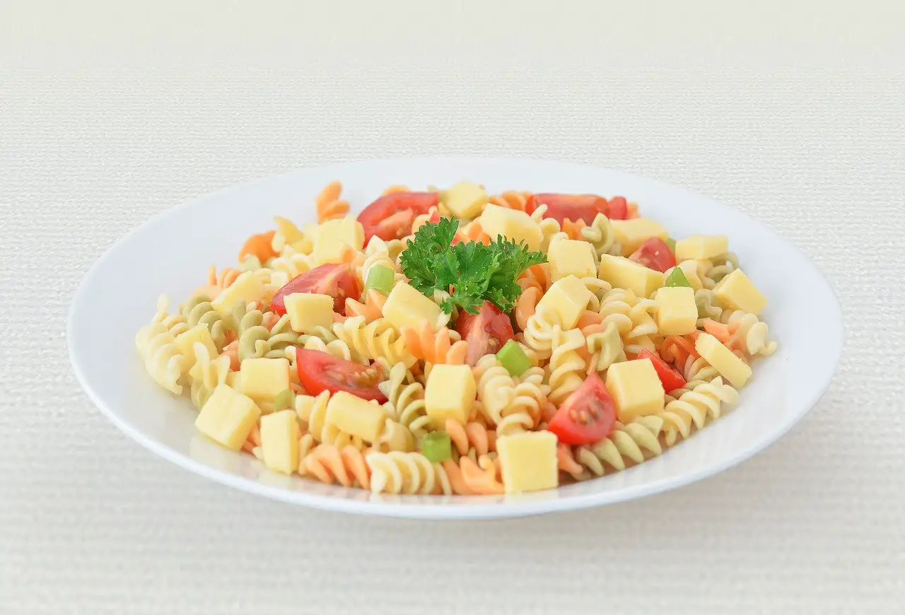Pasta Salad with Pesto and Halloumi Vegetarian Recipe