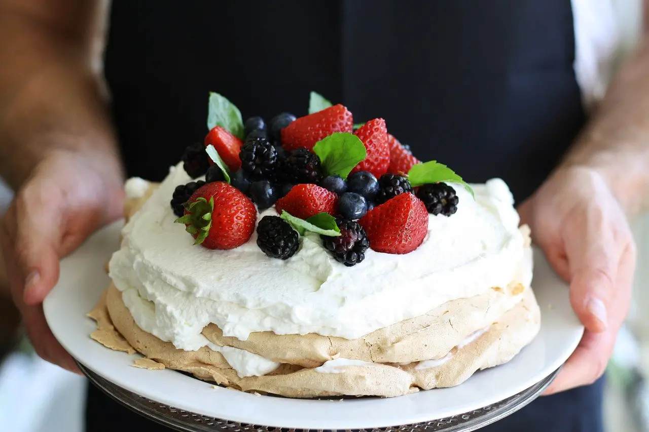 Pavlova Meringue Cake Recipe